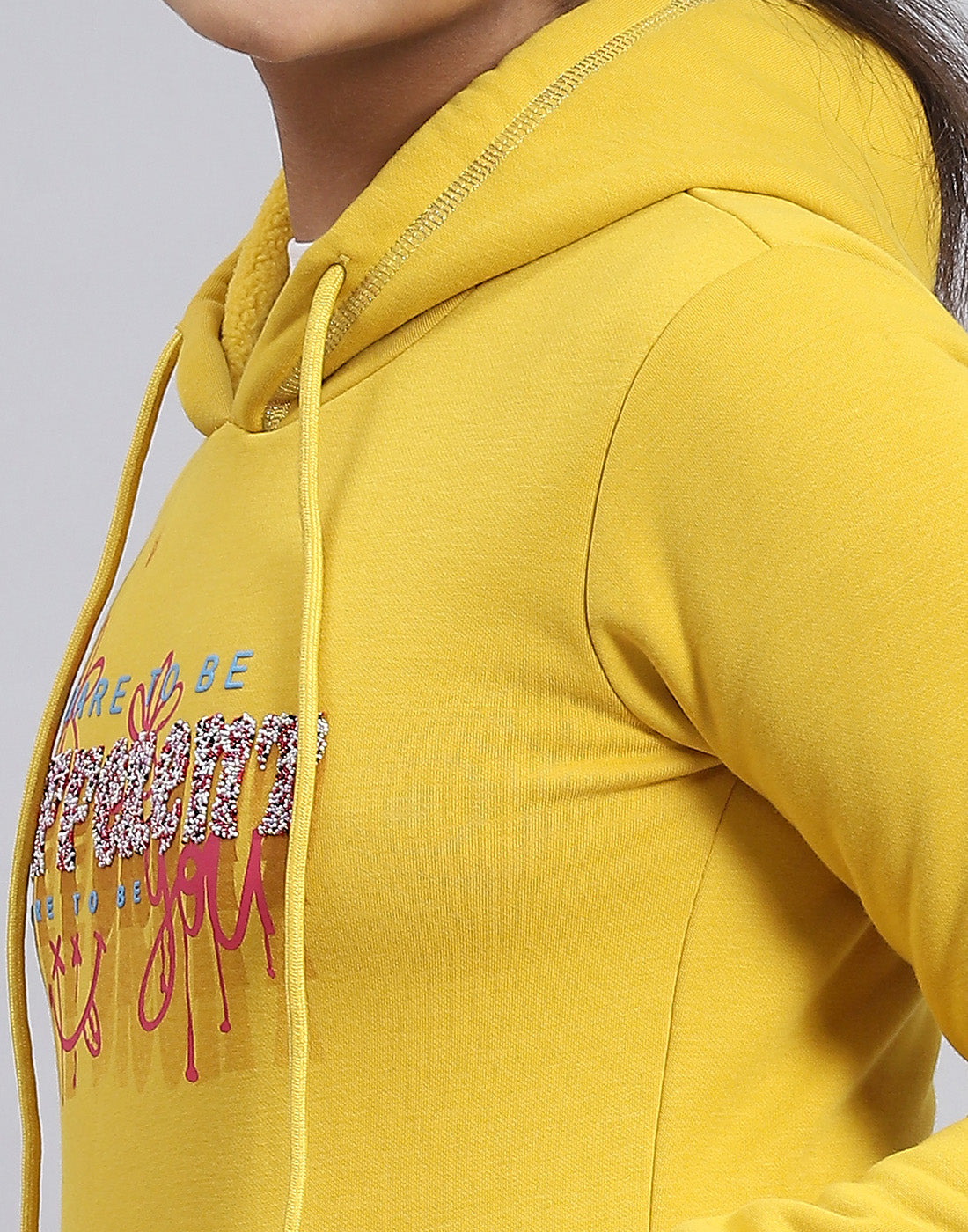 Girls Yellow Printed Hooded Full Sleeve Sweatshirt
