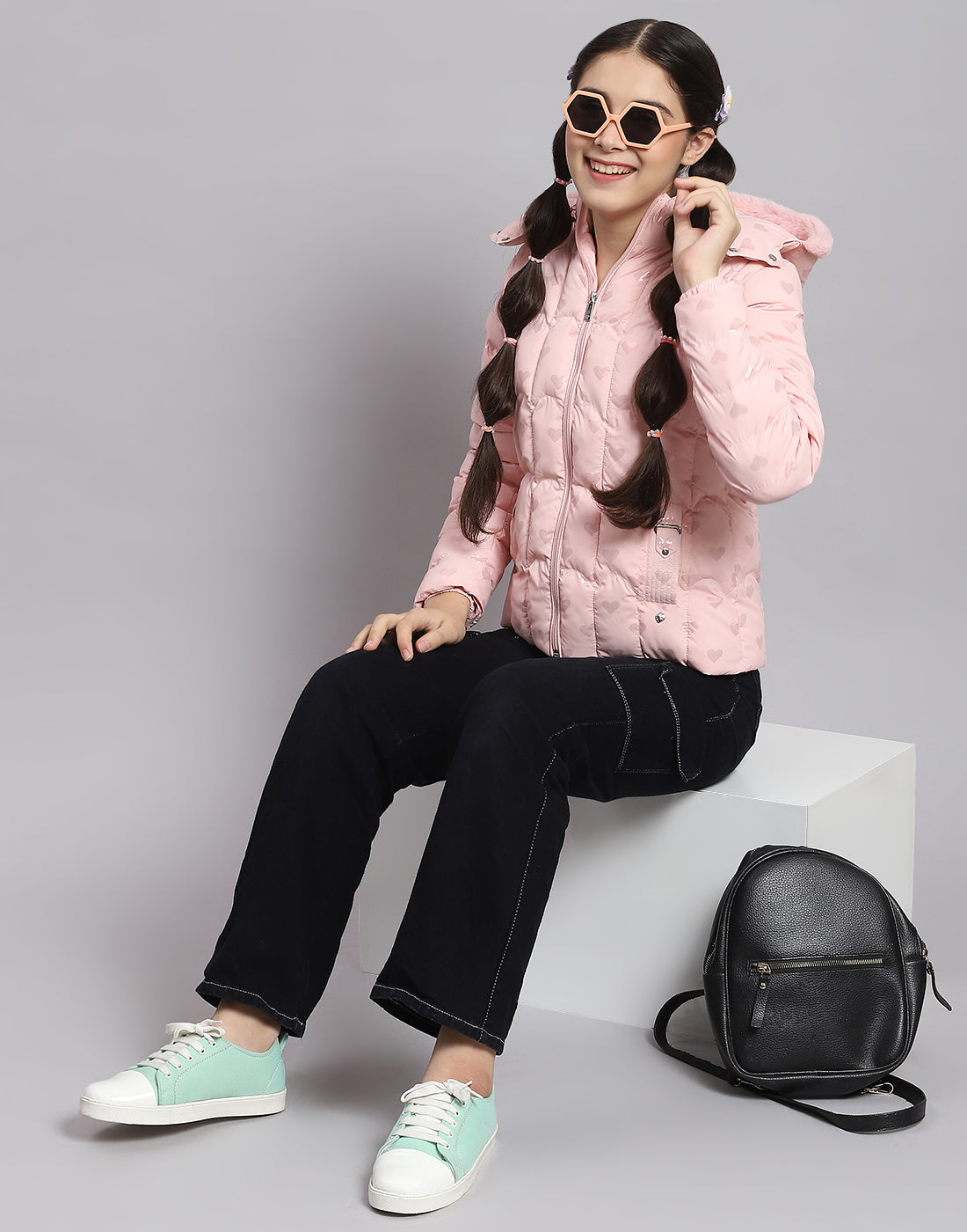 Girls Pink Printed Hooded Full Sleeve Girls Jacket