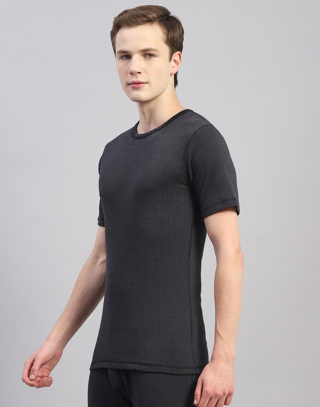 Men Black Solid Round Neck Half Sleeve Thermal Vest